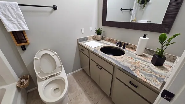 $1,800 | 6430 Bankside Drive, Unit 12, Houston, TX 77096