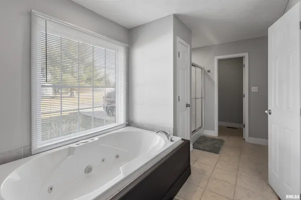 $299,900 | 3005 Hickory Ridge Drive, Herrin, IL 62948