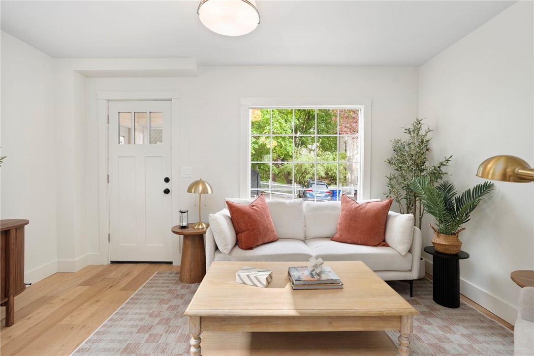 54 Grand View Street Providence, RI 02906 - Photo 9 of 43