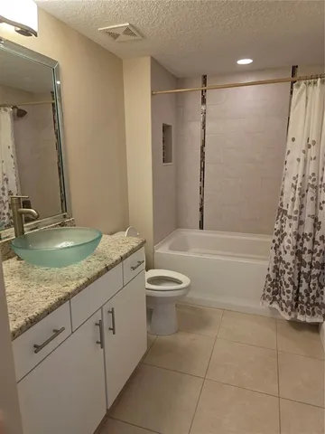 $2,900 | 111 East Monument Avenue, Unit 706, Kissimmee, FL 34741