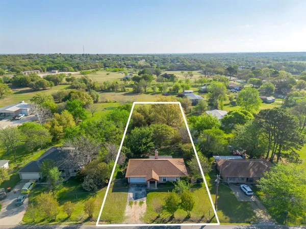 $340,000 | 4816 Winnett Road, Burleson, TX 76028