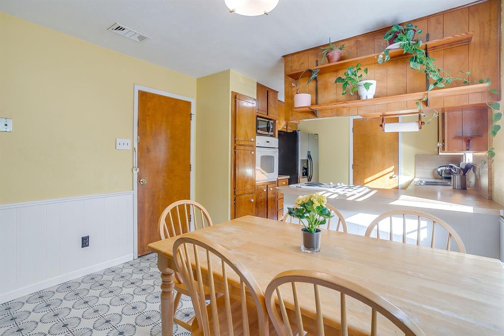 4816 Winnett Road Burleson, TX 76028 - Photo 14 of 40