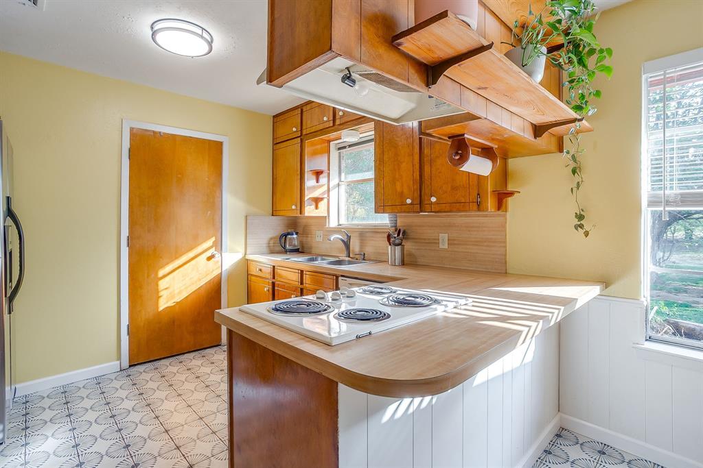 4816 Winnett Road Burleson, TX 76028 - Photo 17 of 40