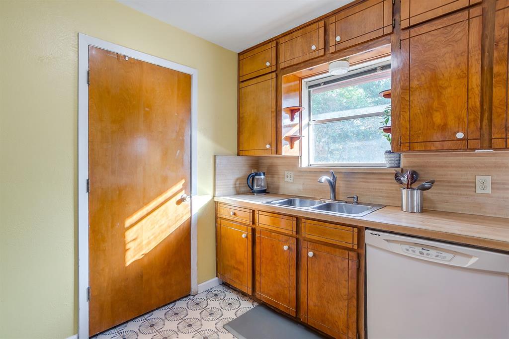 4816 Winnett Road Burleson, TX 76028 - Photo 19 of 40