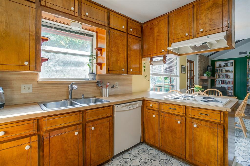 4816 Winnett Road Burleson, TX 76028 - Photo 20 of 40