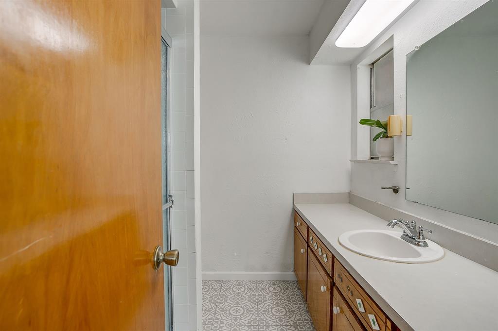 4816 Winnett Road Burleson, TX 76028 - Photo 30 of 40