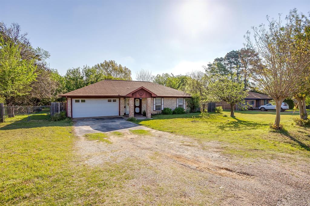 4816 Winnett Road Burleson, TX 76028 - Photo 4 of 40