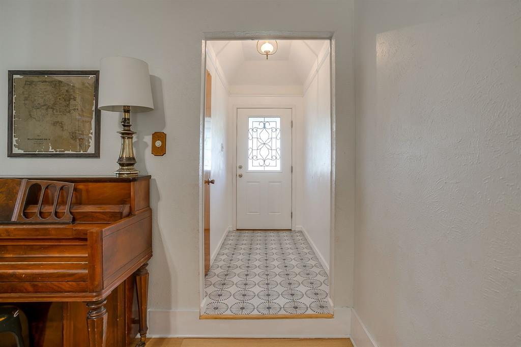 4816 Winnett Road Burleson, TX 76028 - Photo 7 of 40