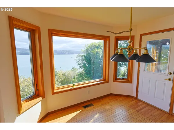 $950,000 | 1368 Bayview Avenue, North Bend, OR 97459