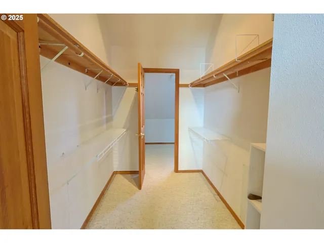 $950,000 | 1368 Bayview Avenue, North Bend, OR 97459