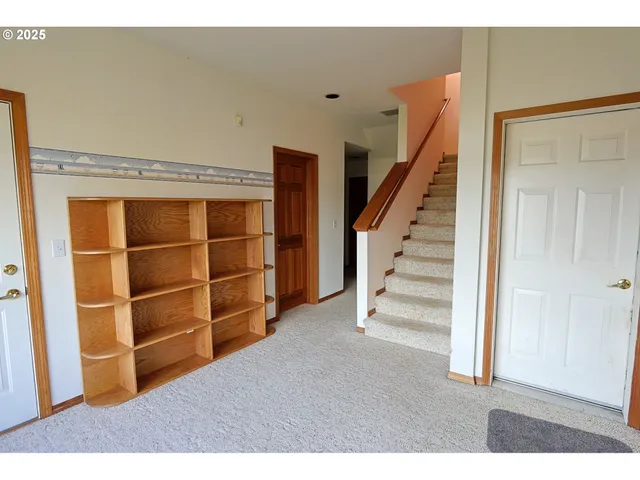 $950,000 | 1368 Bayview Avenue, North Bend, OR 97459