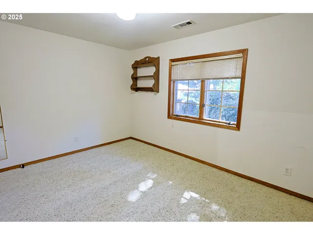 $950,000 | 1368 Bayview Avenue, North Bend, OR 97459