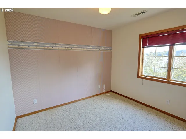 $950,000 | 1368 Bayview Avenue, North Bend, OR 97459