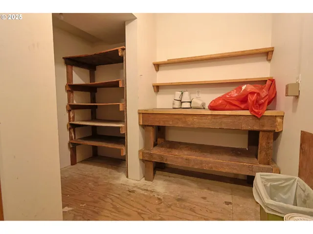 $950,000 | 1368 Bayview Avenue, North Bend, OR 97459