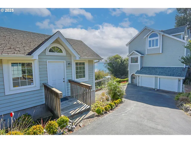 $950,000 | 1368 Bayview Avenue, North Bend, OR 97459