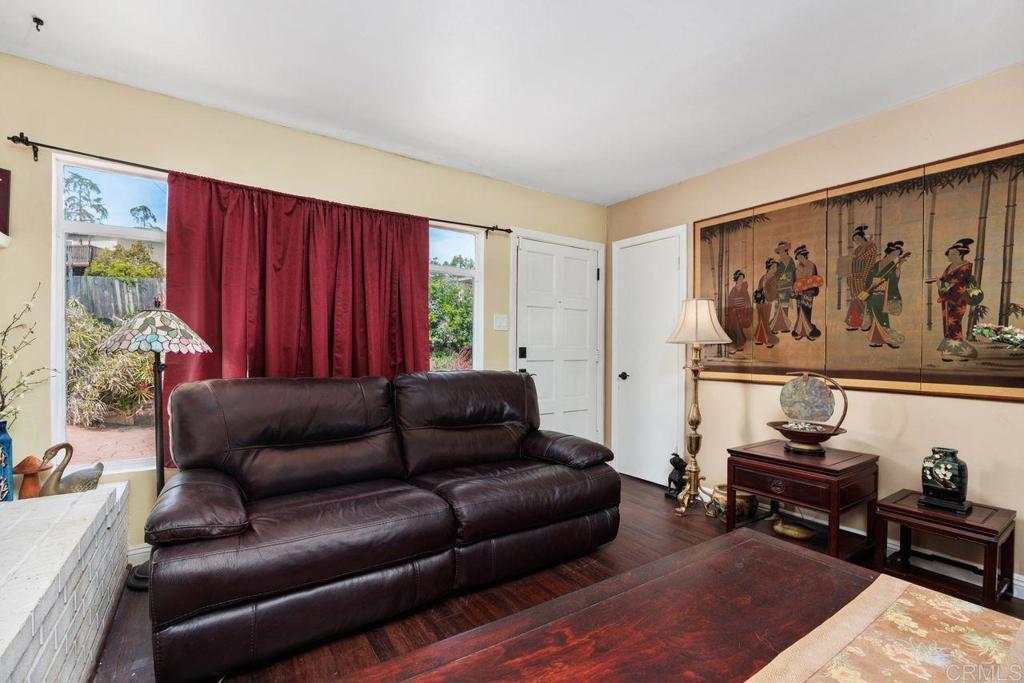 1107 Prospect Circle Vista, CA 92081 - Photo 5 of 52 a living room with furniture and a window