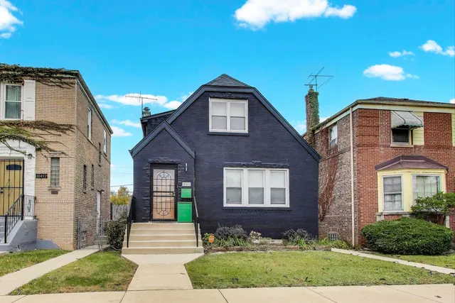 $289,999 | 10441 South Prairie Avenue, Chicago, IL 60628