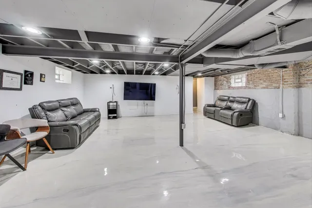 $289,999 | 10441 South Prairie Avenue, Chicago, IL 60628