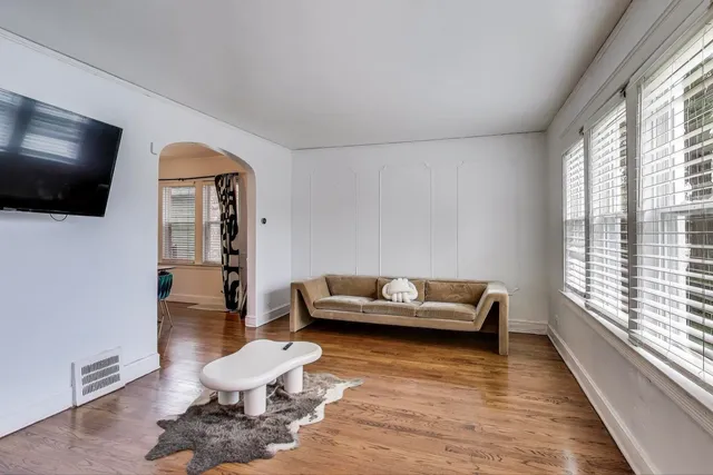 $289,999 | 10441 South Prairie Avenue, Chicago, IL 60628