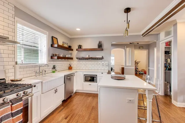 $289,999 | 10441 South Prairie Avenue, Chicago, IL 60628