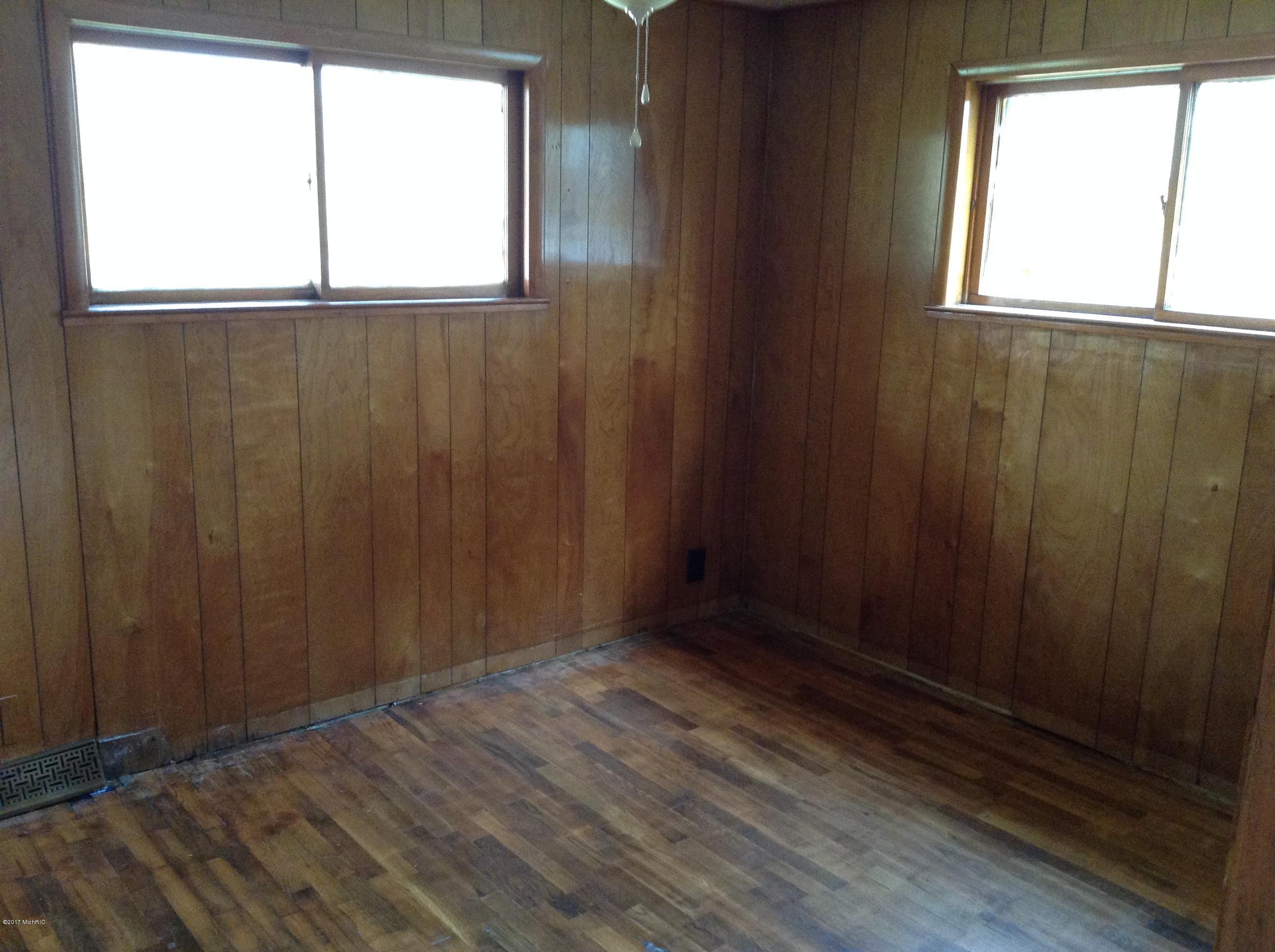 3550 Stearns Road Ludington, MI 49431 - Photo 17 of 19 image