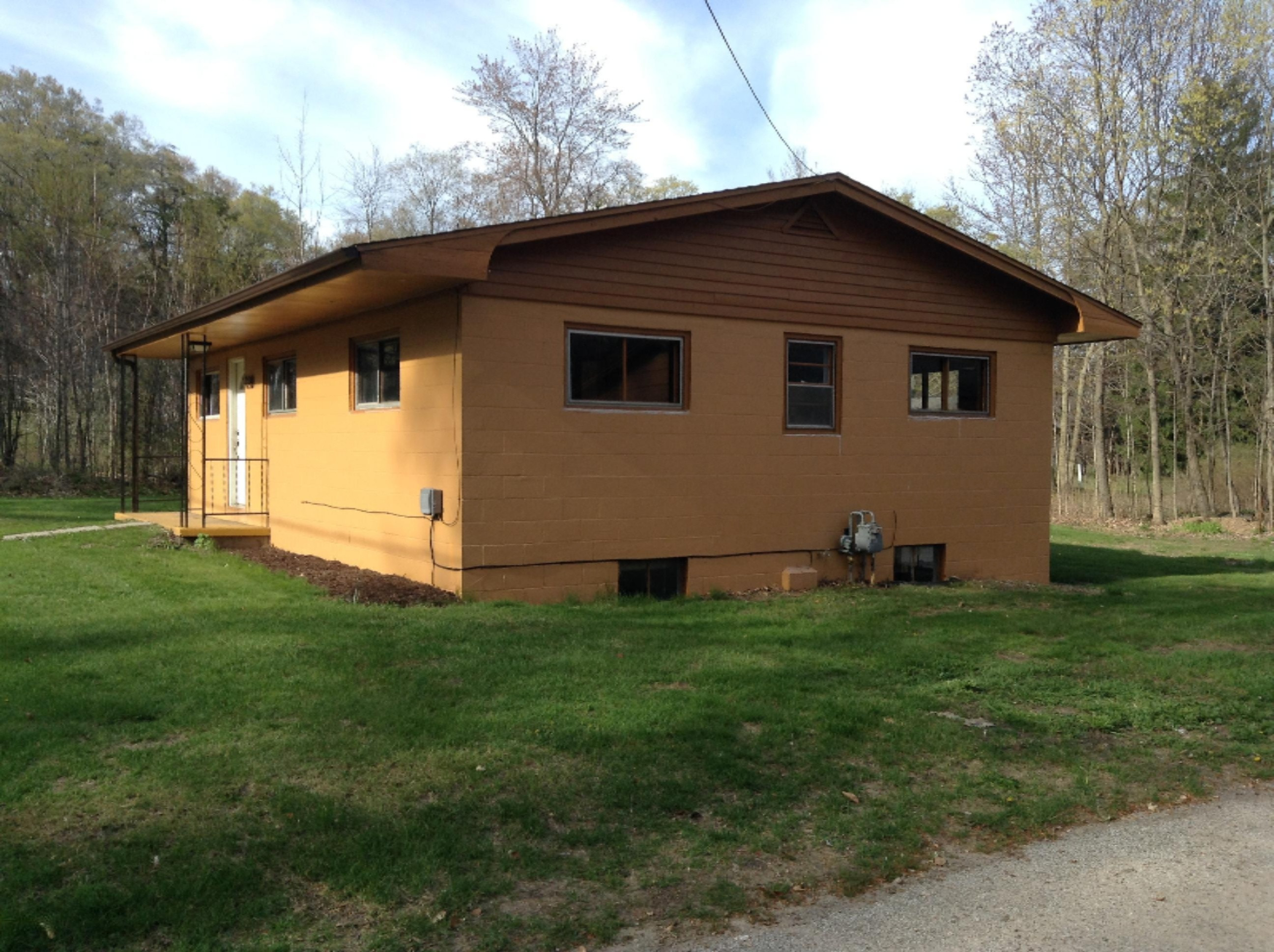 3550 Stearns Road Ludington, MI 49431 - Photo 3 of 19 image