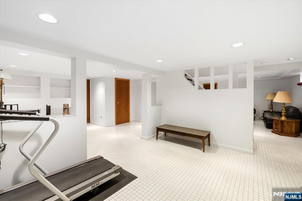 535 Summit Street Englewood Cliffs, NJ 07632 - Photo 26 of 34
