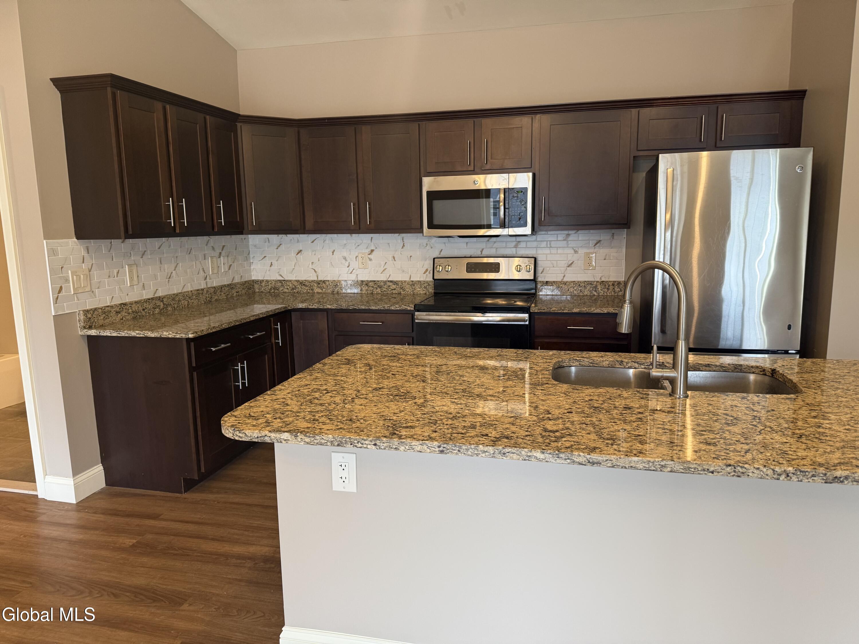 48 Bavarian Way, Unit 125 Altamont, NY 12009 - Photo 14 of 46 IMG_8448