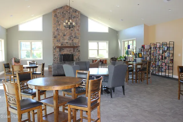 $2,450 | 48 Bavarian Way, Unit 125, Altamont, NY 12009