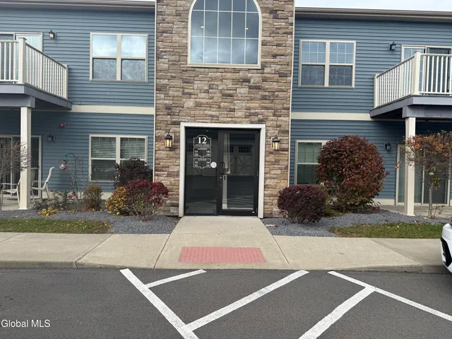 $2,450 | 48 Bavarian Way, Unit 125, Altamont, NY 12009