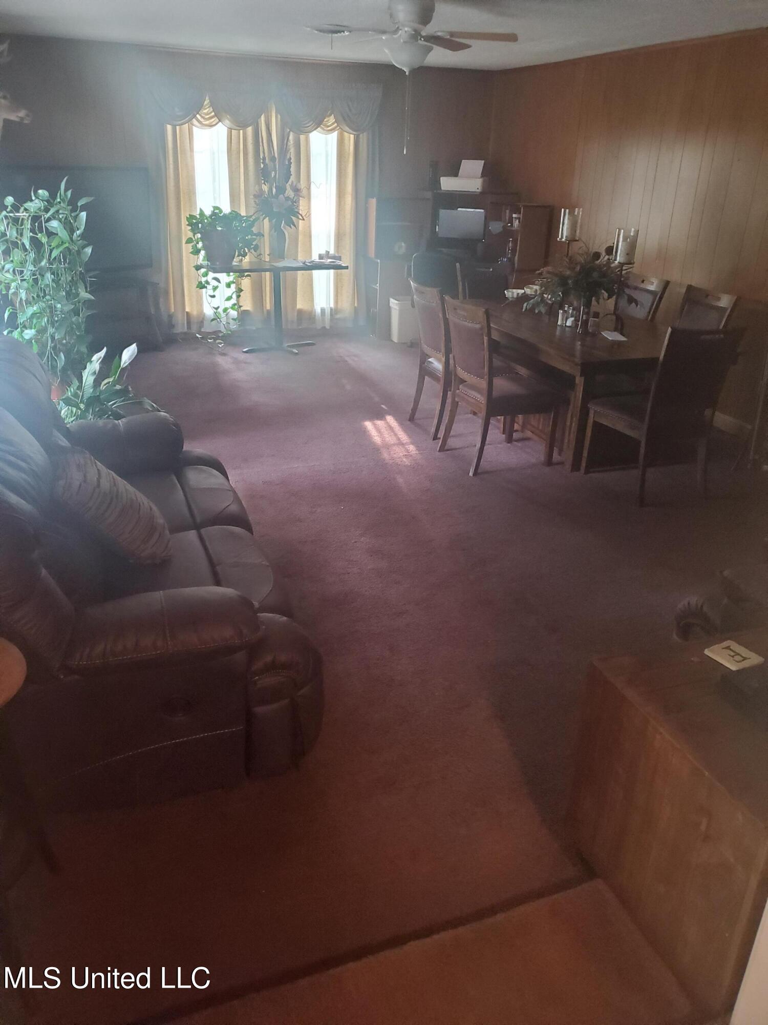 321 Water Street Sardis, MS 38666 - Photo 5 of 12 20220512_180048
