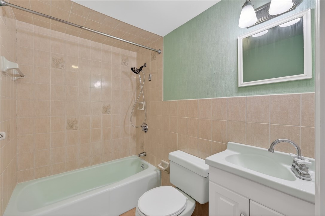 52 Pleasant View Road Warwick, RI 02888 - Photo 15 of 47