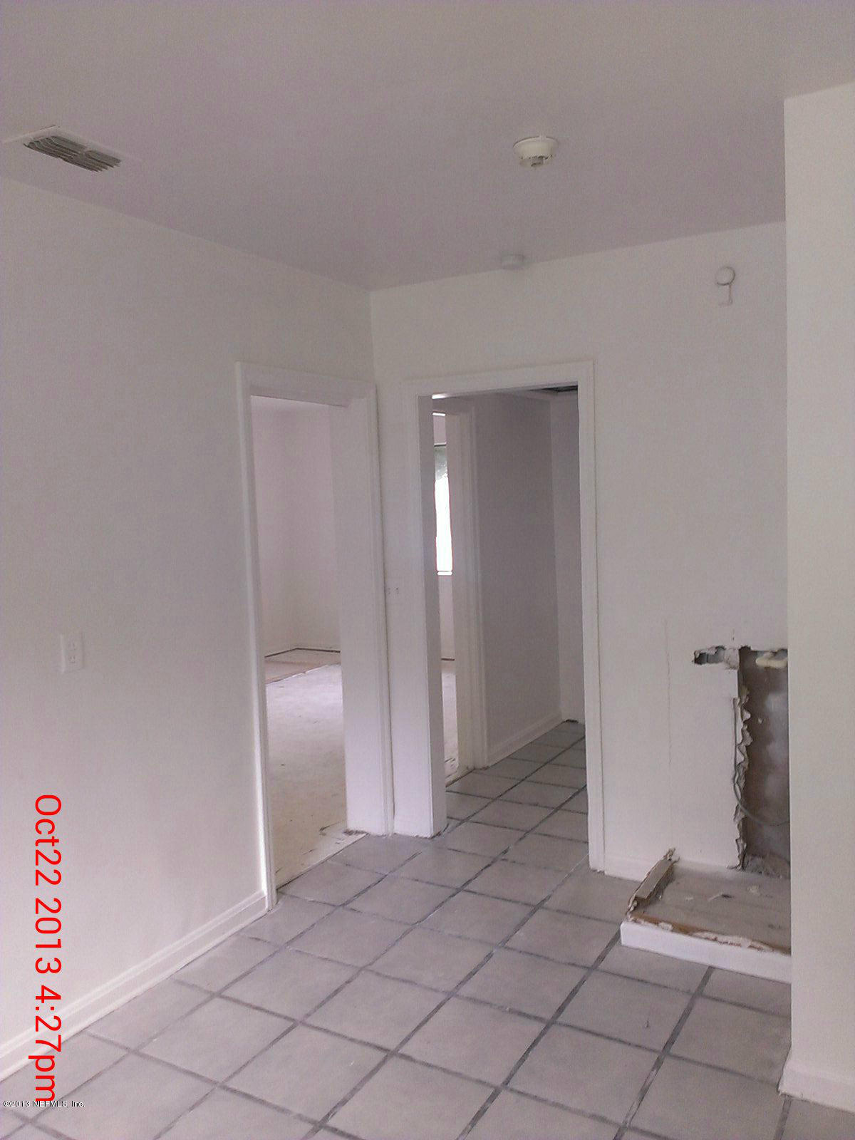 2158 Spring Park Road Jacksonville, FL 32207 - Photo 5 of 15 Kitchen