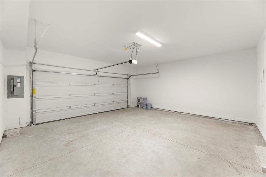 2017 Aldrich Road Celina, TX 75009 - Photo 26 of 28 26. 2017 Aldrich - 2263-Catalpa-Garage