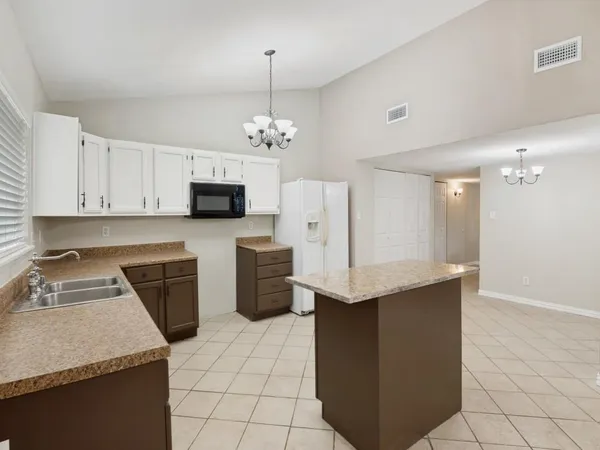 $2,250 | 431 Whitney Street, Cedar Hill, TX 75104