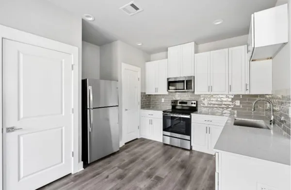 $1,649 | 13588 Ella Boulevard, Unit 4801, Houston, TX 77067