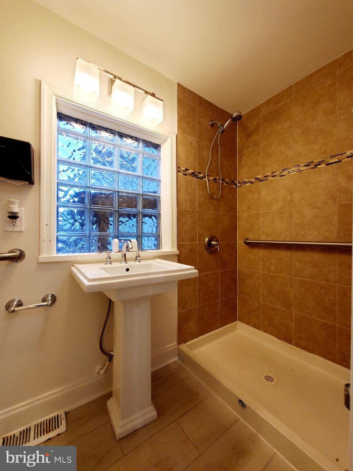 3502 Dennlyn Road Baltimore, MD 21215 - Photo 20 of 38 Gallery Image 20