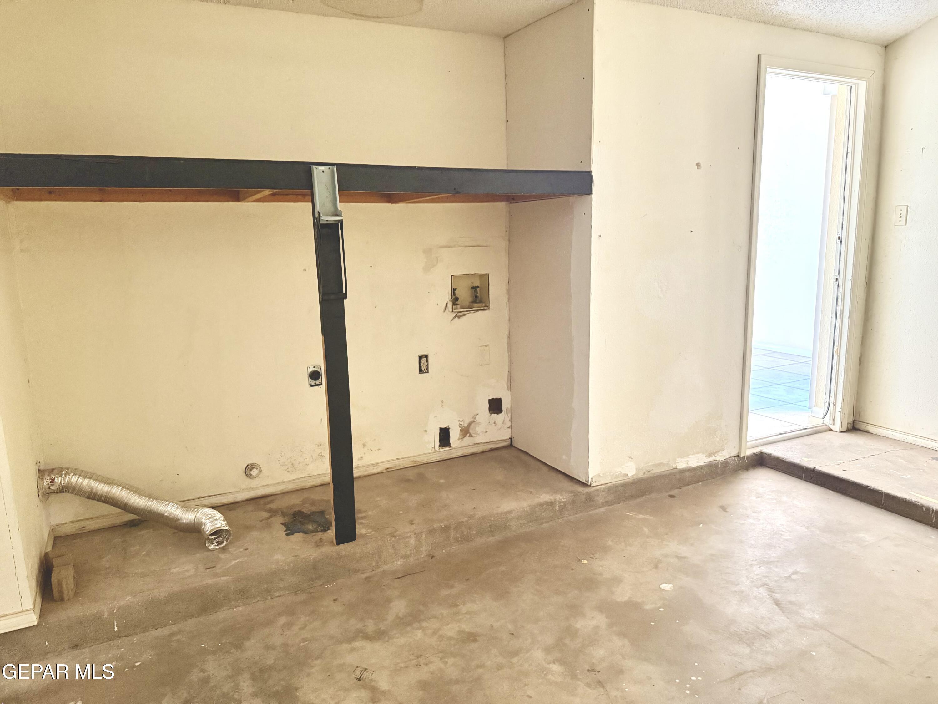 10801 Rhyolite Drive El Paso, TX 79924 - Photo 18 of 23 a view of an empty room