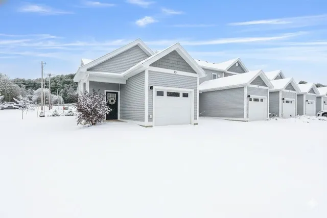 $459,000 | 13 Clover Lane, Hinesburg, VT 05461