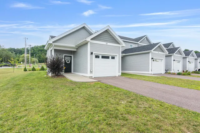 $459,000 | 13 Clover Lane, Hinesburg, VT 05461