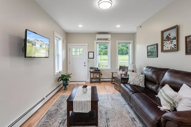 $459,000 | 13 Clover Lane, Hinesburg, VT 05461