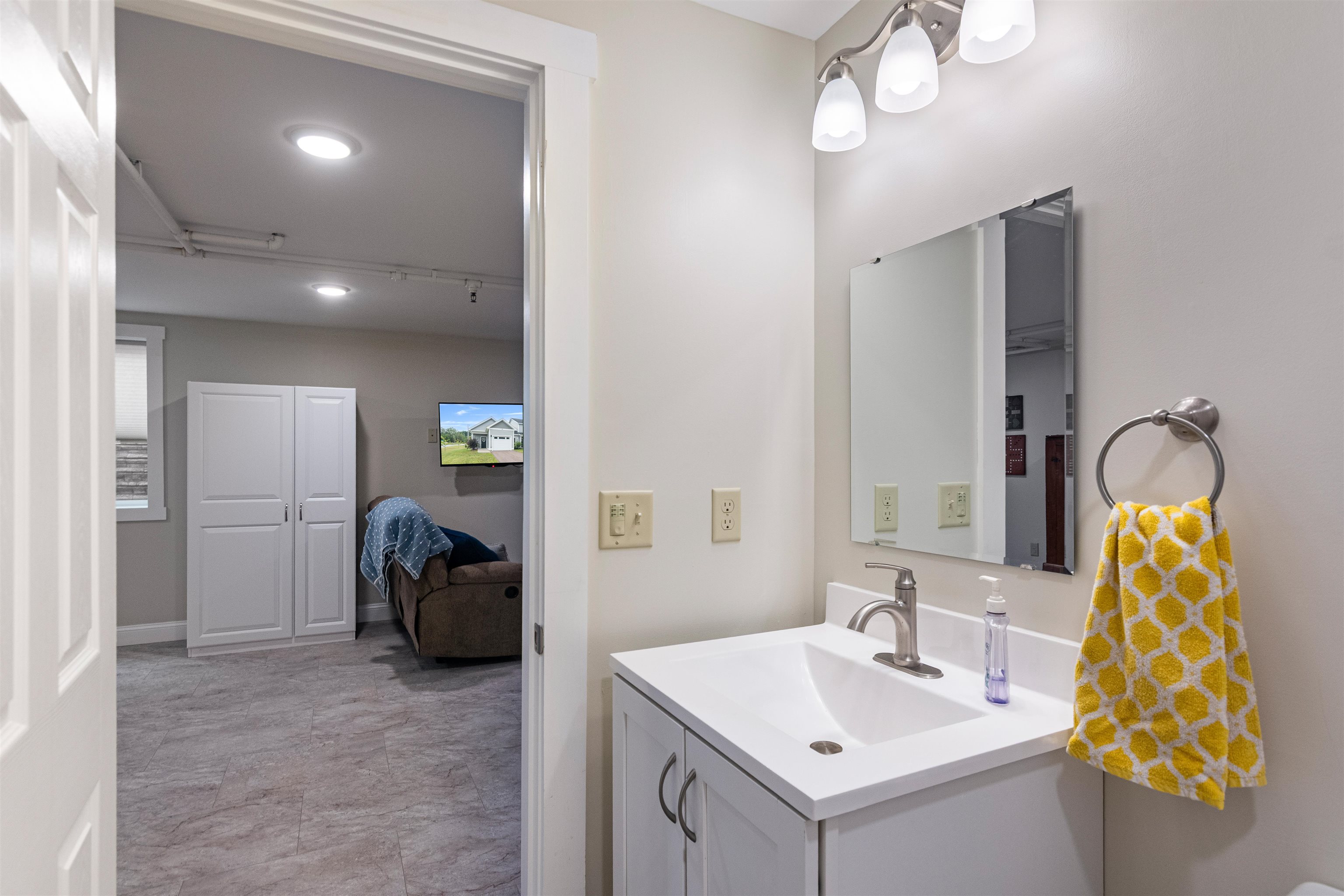 13 Clover Lane Hinesburg, VT 05461 - Photo 38 of 53