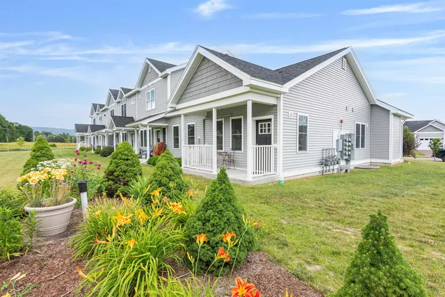 $489,000 | 13 Clover Lane, Hinesburg, VT 05461