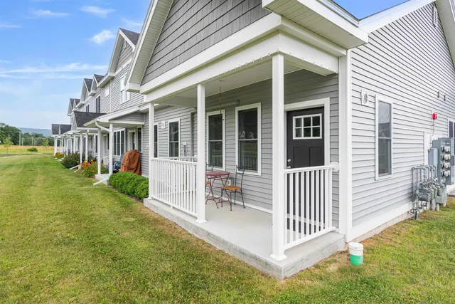 $489,000 | 13 Clover Lane, Hinesburg, VT 05461