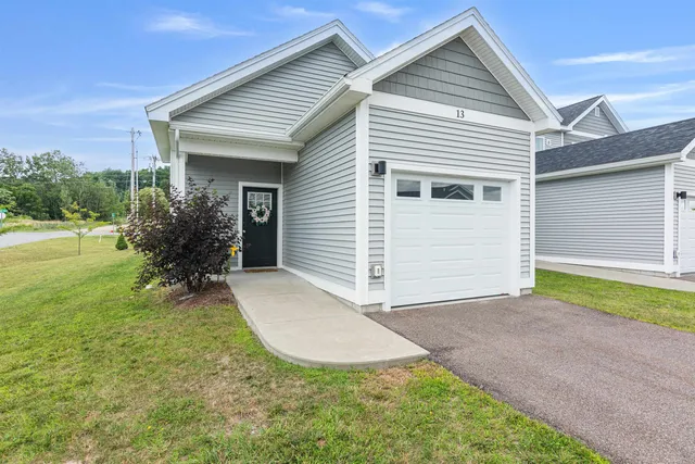 $489,000 | 13 Clover Lane, Hinesburg, VT 05461