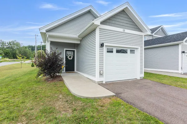 $459,000 | 13 Clover Lane, Hinesburg, VT 05461
