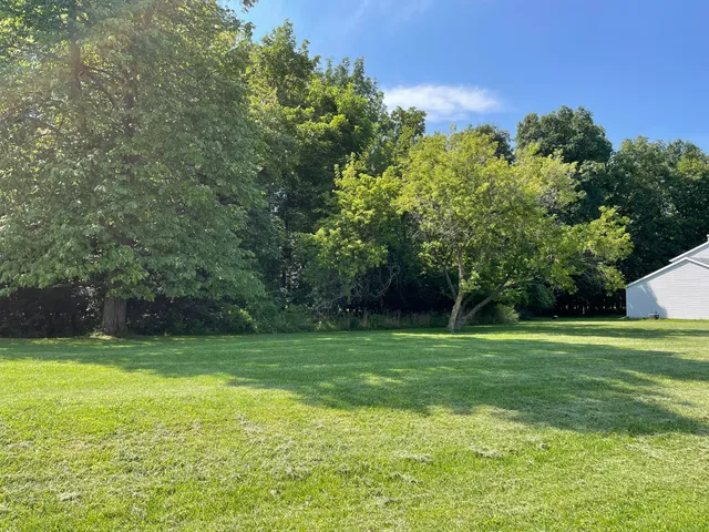 $39,900 | 915-927 Western Avenue, Watervliet, MI 49098