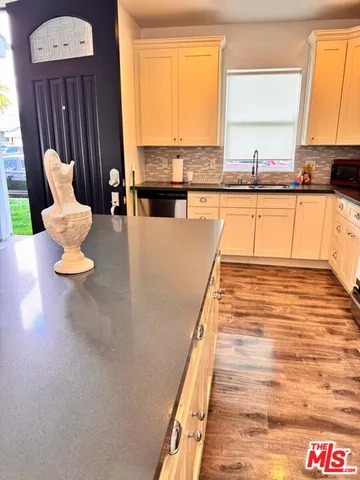 $4,795 | 7311 Gaviota Avenue, Van Nuys, CA 91406