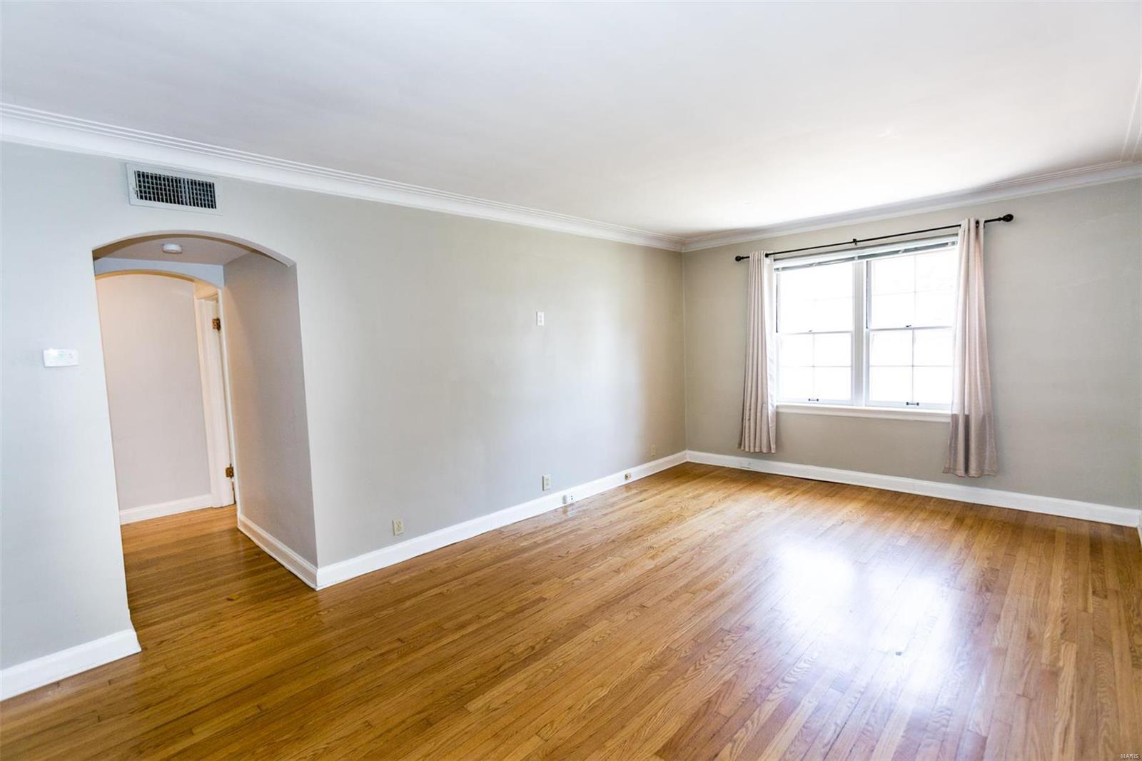 925 South Hanley Road, Unit C St. Louis, MO 63105 - Photo 8 of 24 Gallery Image 8
