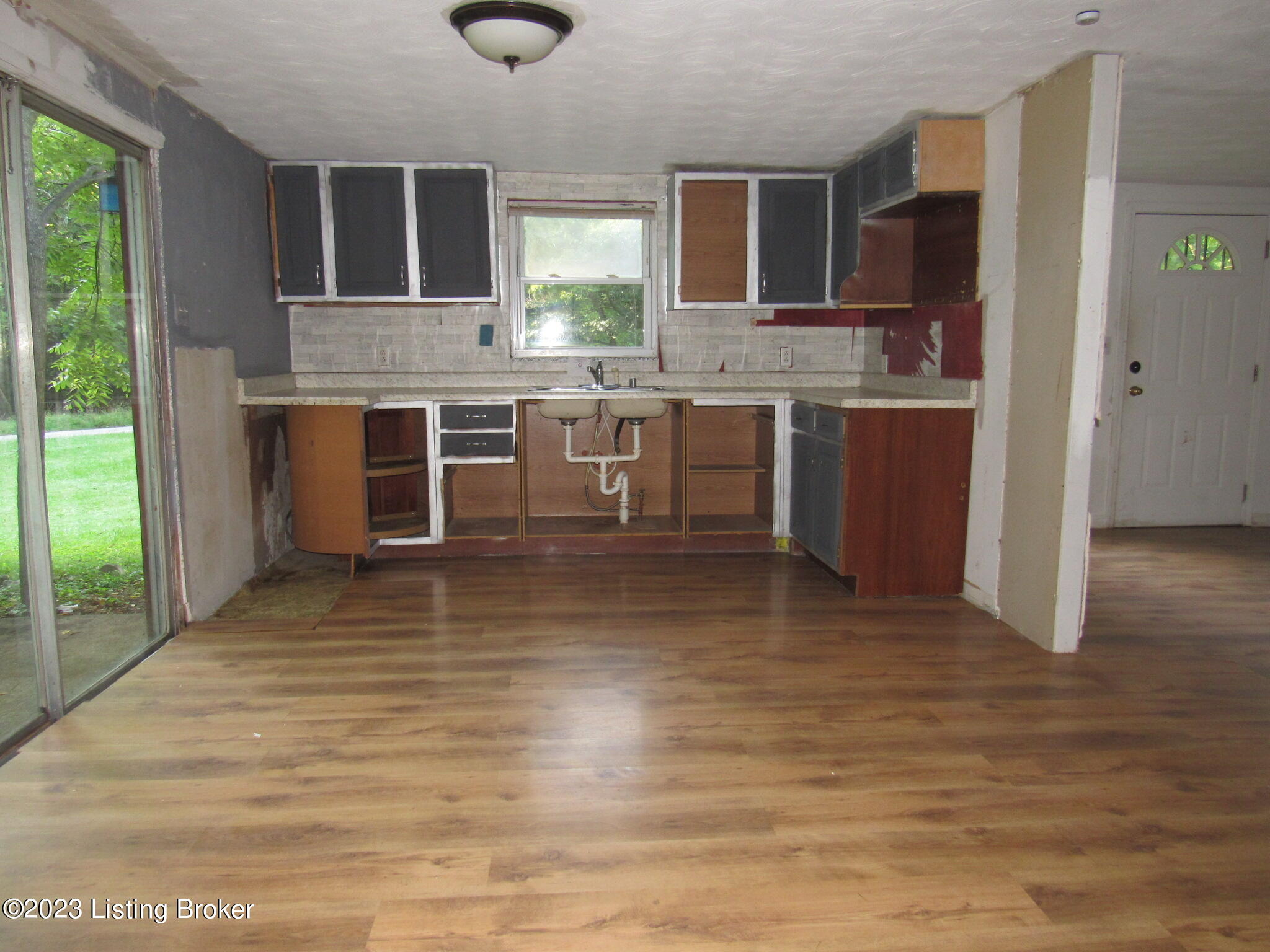 525 John Lee Road Lebanon Junction, KY 40150 - Photo 8 of 12 kitchen